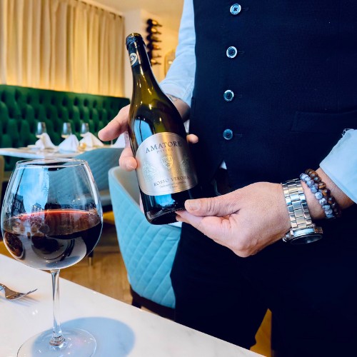 eden-wine-hold-alt-website.jpg